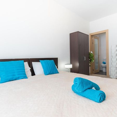 2 Bedroom In Central St Julians Prime Location In Paceville Apt 3 By Vaganza سانت جوليان المظهر الخارجي الصورة
