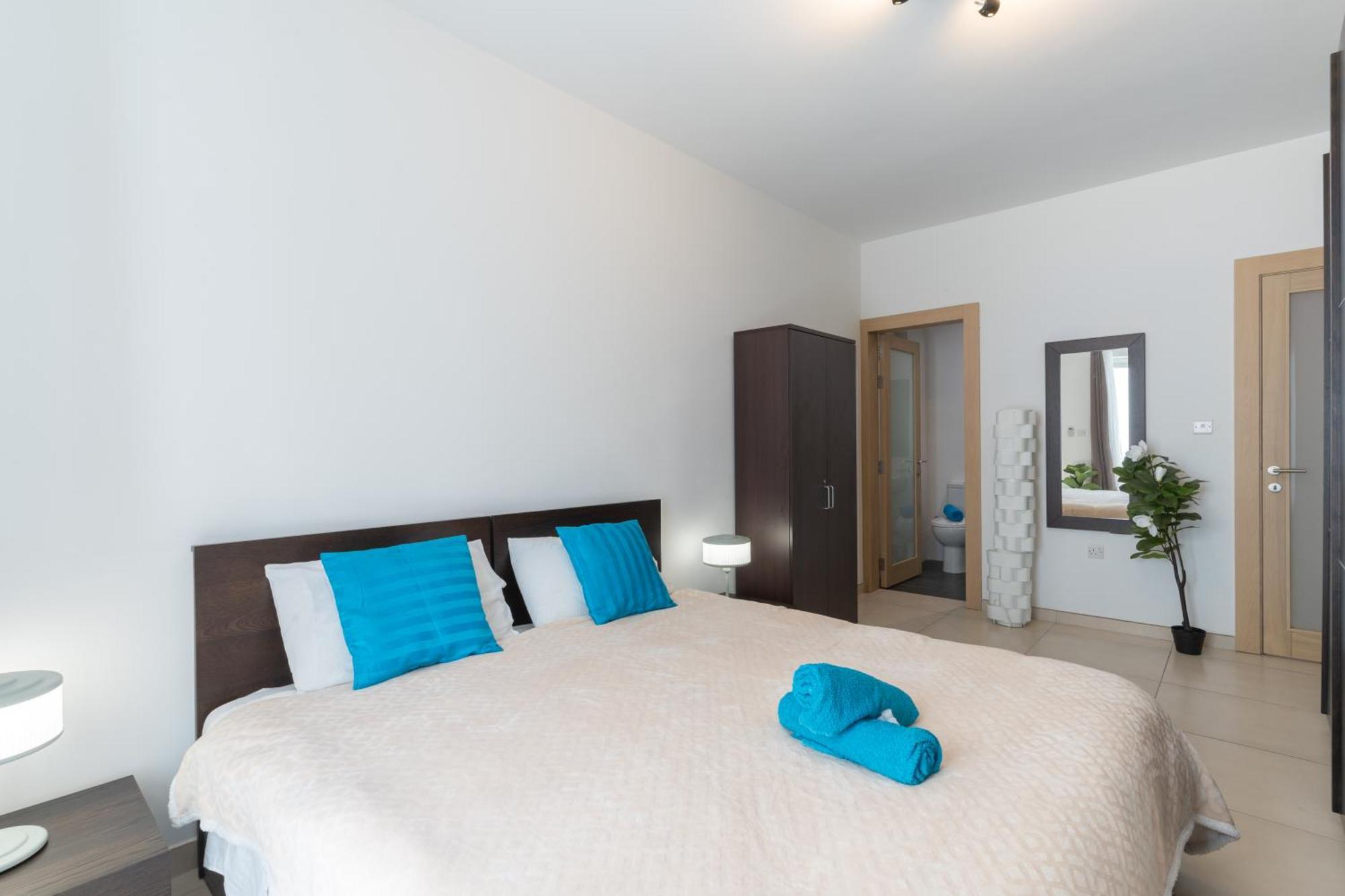2 Bedroom In Central St Julians Prime Location In Paceville Apt 3 By Vaganza سانت جوليان المظهر الخارجي الصورة