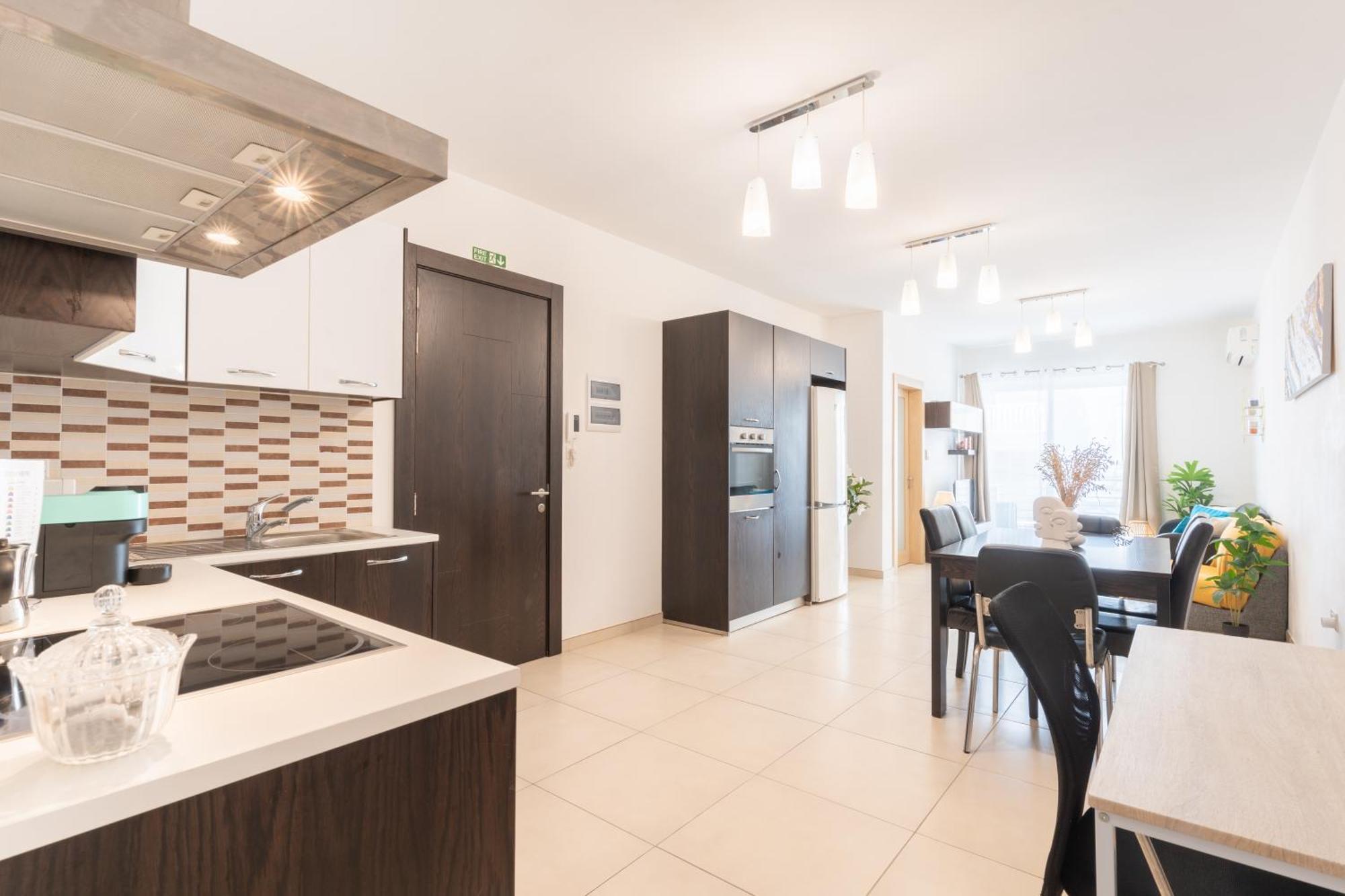 2 Bedroom In Central St Julians Prime Location In Paceville Apt 3 By Vaganza سانت جوليان المظهر الخارجي الصورة