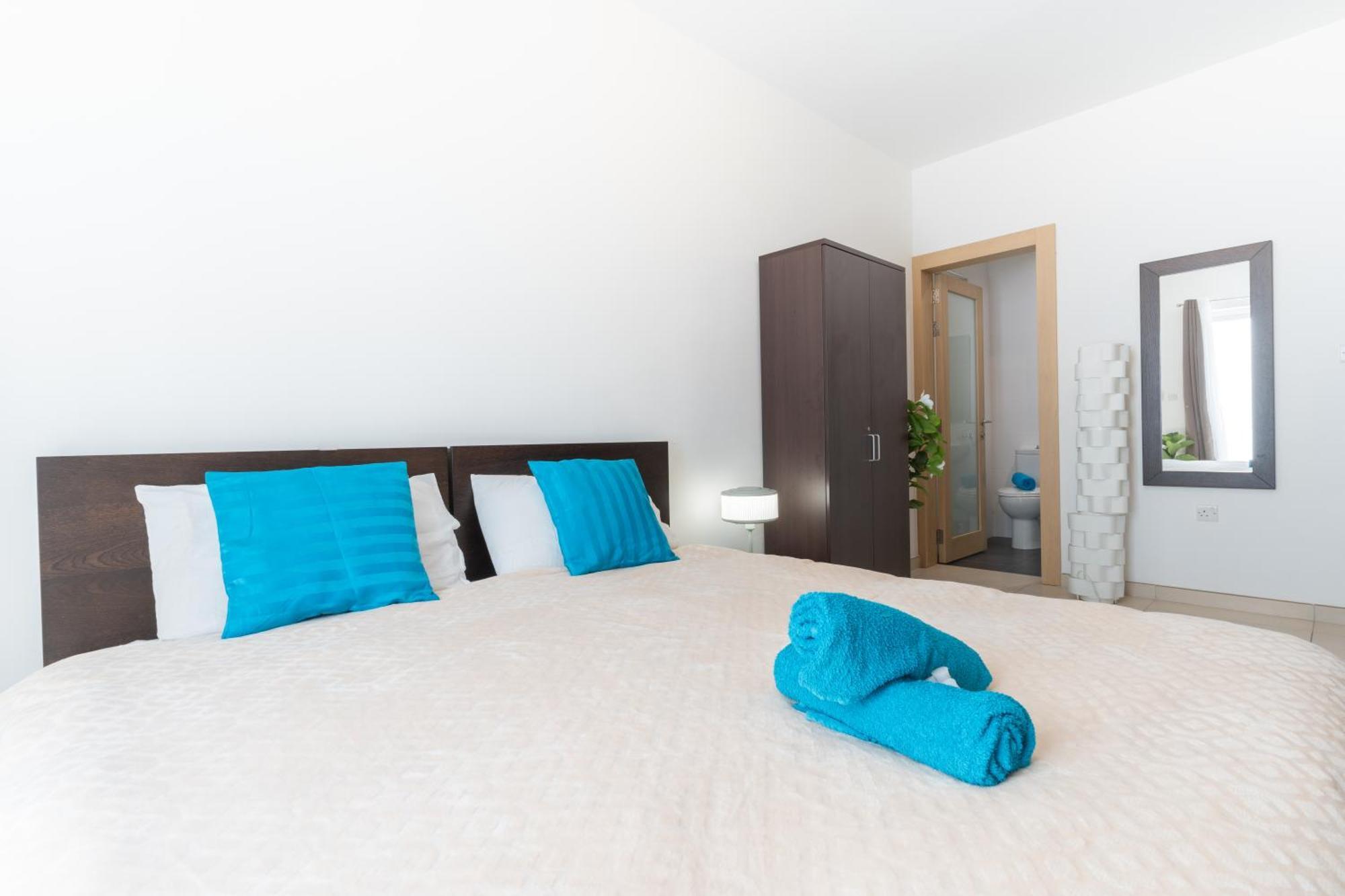 2 Bedroom In Central St Julians Prime Location In Paceville Apt 3 By Vaganza سانت جوليان المظهر الخارجي الصورة