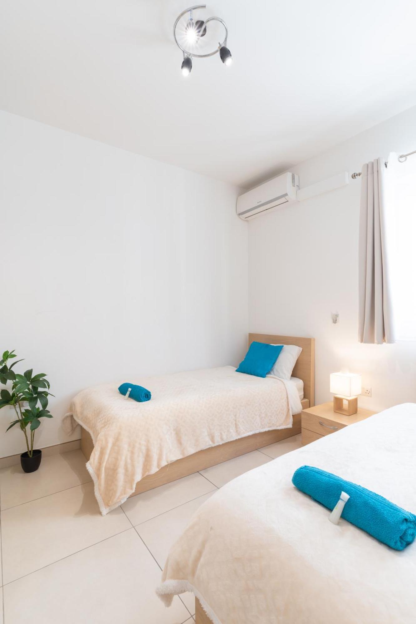 2 Bedroom In Central St Julians Prime Location In Paceville Apt 3 By Vaganza سانت جوليان المظهر الخارجي الصورة